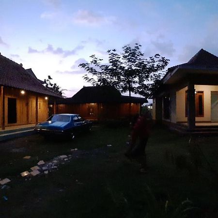 Rumah Limas Yogyakarta Bagian luar foto