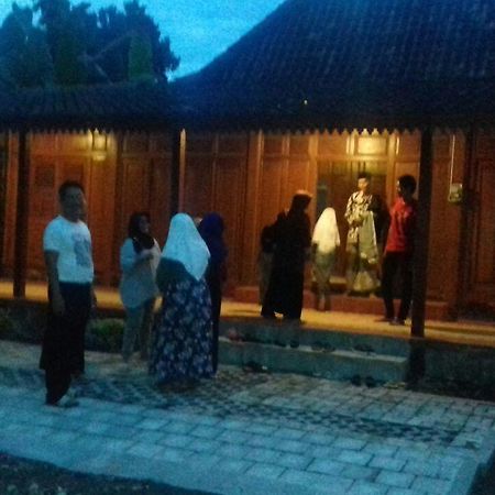 Rumah Limas Yogyakarta Bagian luar foto