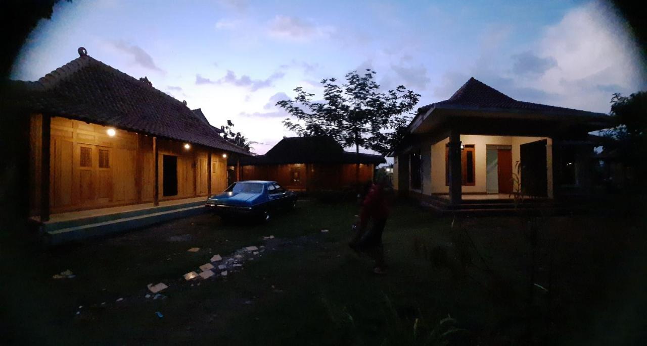 Rumah Limas Yogyakarta Bagian luar foto