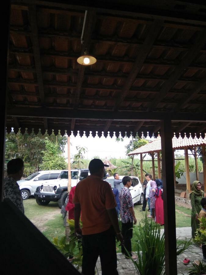 Rumah Limas Yogyakarta Bagian luar foto